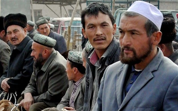 ΕΚΤΑΚΤΟ! Δεκάδες Ουιγούροι πάνε Αφρίν – Θα πολεμήσουν στο πλευρό των Τούρκων! Δείτε βίντεο